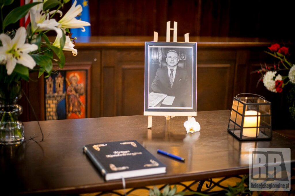 Księga kondolencyjna dedykowana pamięci Adama Blicharskiego