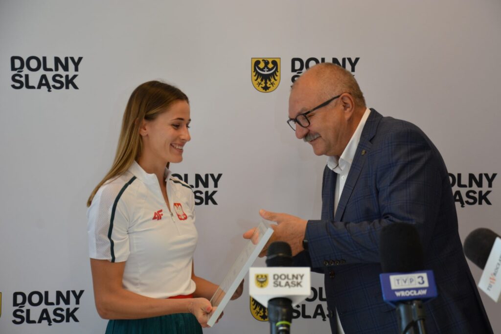 Marszałek wręczył nagrody sportowe dolnośląskim olimpijczykom