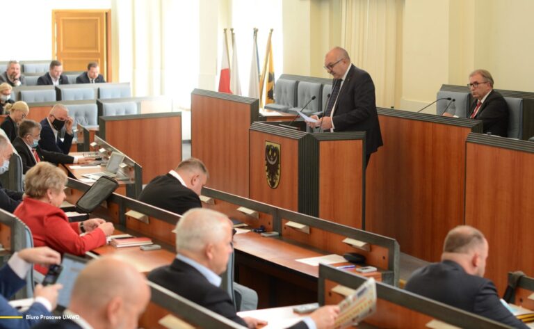 Sejmik przyjął uchwałę o kolei aglomeracyjnej