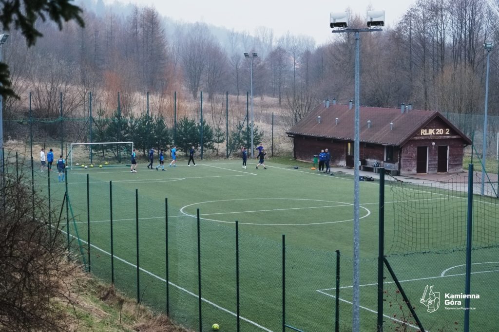 215 tys. złotych na modernizację boiska piłkarskiego.