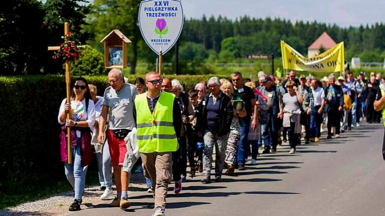 Sanktuarium Matki Bożej Łaskawej w Krzeszowie: Międzydiecezjalna Pielgrzymka w Trzeźwości Narodu.