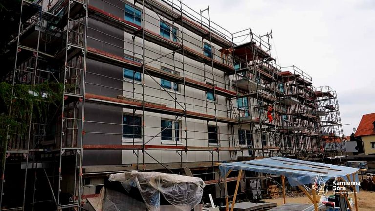 Kamienna Góra: 24 mieszkania i 10 podziemnych garaży.
