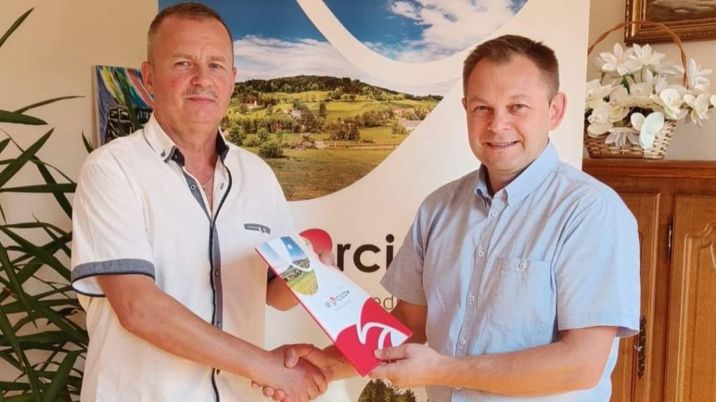 Gmina Marciszów już zadbała o uczniów, aby w zbliżającym się roku szkolnym bezpiecznie mogli dotrzeć do szkół.