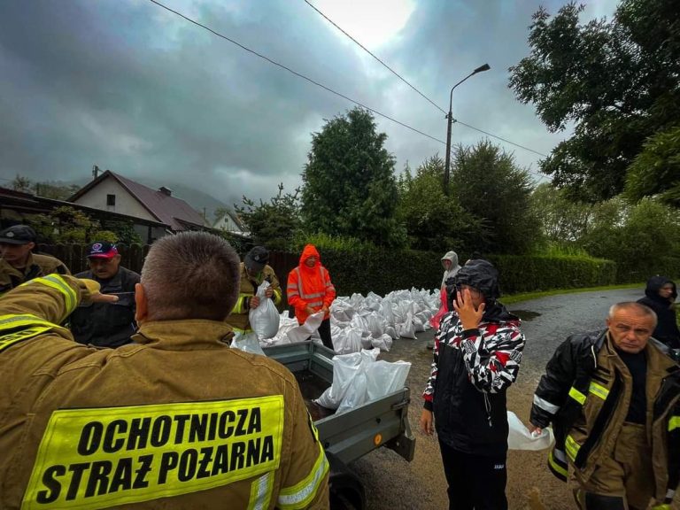 Blisko 150 interwencji Straży Pożarnej na terenie powiatu kamiennogórskiego- stan na godzinę 20.00.