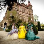 TAURON Festiwal Kwiatów i Sztuki w Zamku Książ — majówka pod hasłem „Odyseja Czasu”