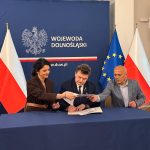 Powiat wałbrzyski przebuduje drogę 3464D. Podpisano umowę o dofinansowanie