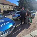 Pacjent wyszedł ze szpitala, zaopiekowali się nim policjanci