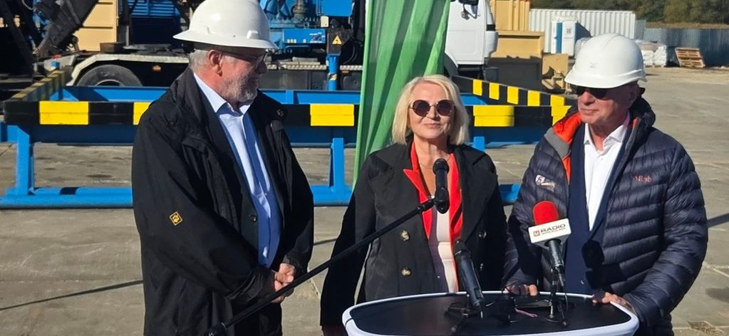 Jelenia Góra: ruszyło wiercenie odwiertu C-3. Będą szukać wody termalnej na głębokości 2500 metrów