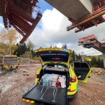 Tragiczny wypadek na budowie autostrady D11. Jeden robotnik nie przeżył upadku