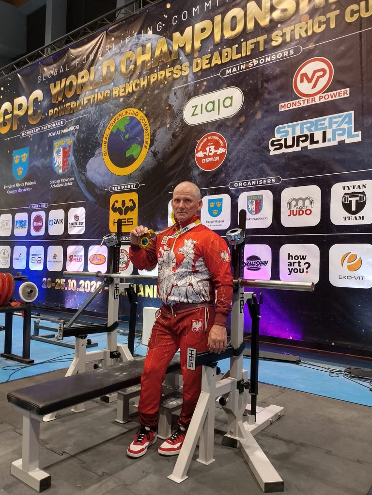 Mieszkaniec Lubawki mistrzem świata! Artur Średniawski na najwyższym stopniu podium