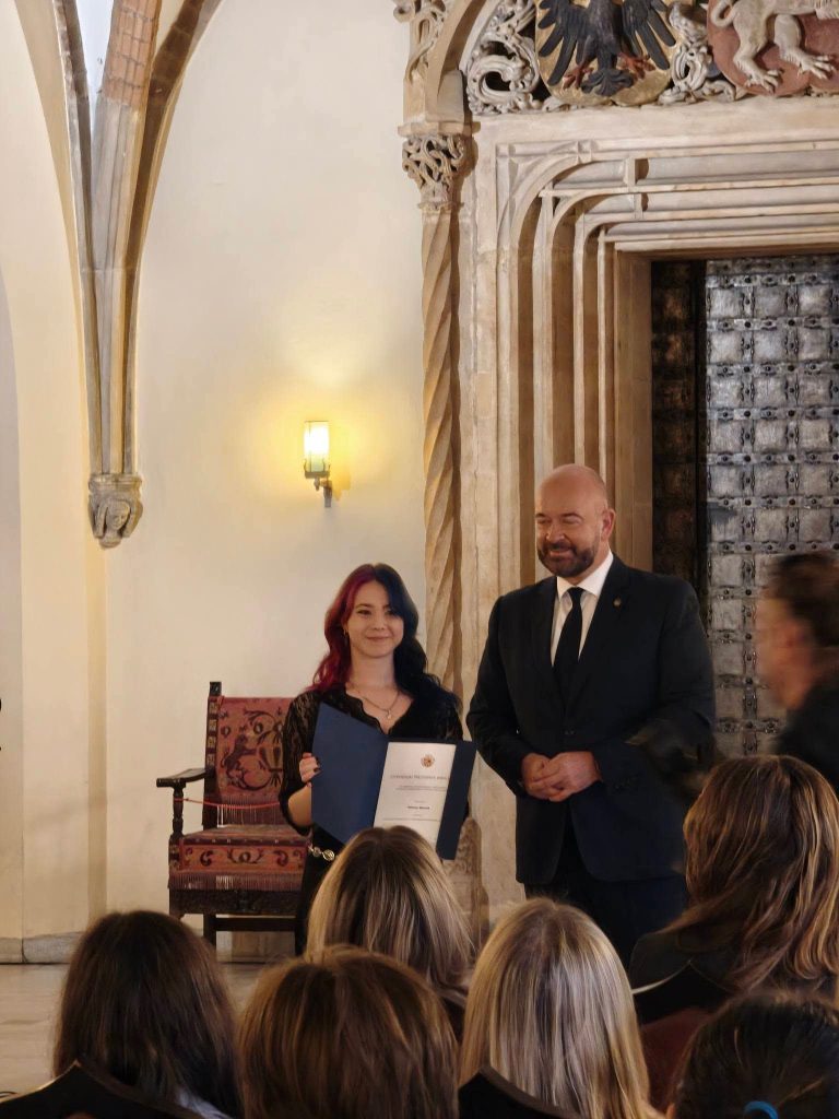 Sukces młodej artystki z Lubawki. Milena Słowik ze stypendium Prezydenta Wrocławia!