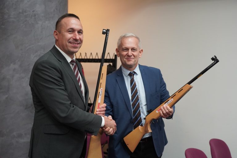 Strzelnica w każdej szkole – Dolny Śląsk uruchamia nowy program